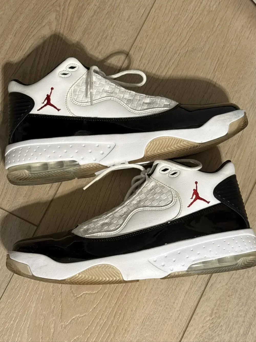 Jordan Max Aura 2 Concord White Black Gym Red CK6636-102 Men's Size 10.5